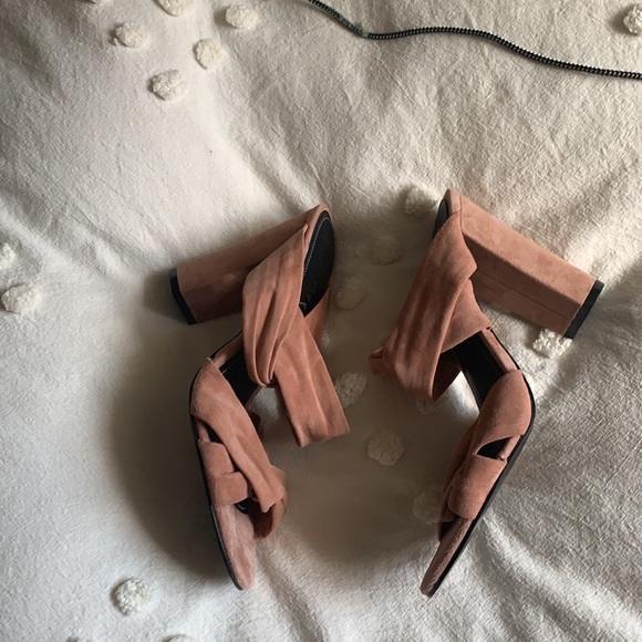 Kendall & Kylie Suede Heels - Worn Once - Picture 8 of 11